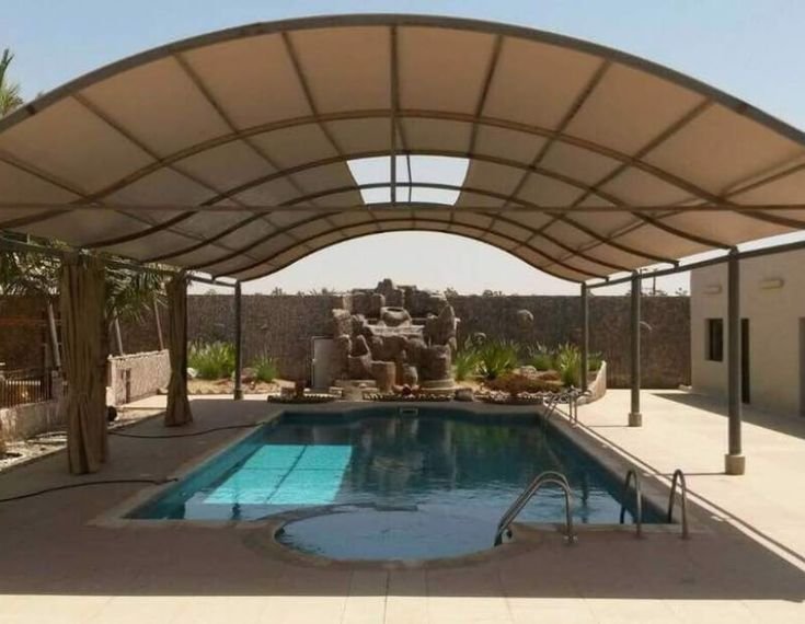 مظلات مسابح وجلسات خارجية في الرياض - صورة من مواد الموقع