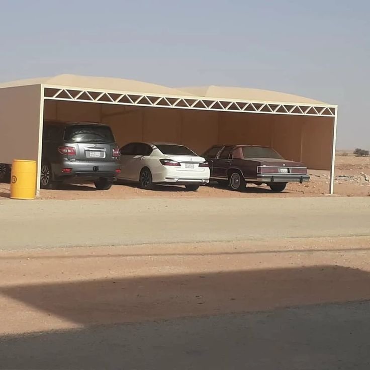 صورة توضيحية لأعمال مظلات سيارات